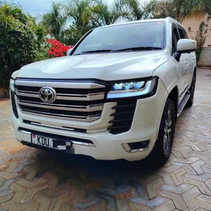 Toyota Land Cruiser V8 2014 in Kasarani, Nairobi, Nairobi County — Locally Used — photo 3 of 5
