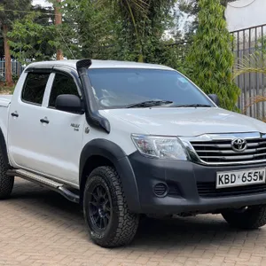 Toyota hillux (double cabin) 2008 in Kiambu Road, Nairobi, Nairobi County — Locally Used — photo 1 of 5
