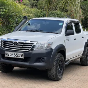 Toyota hillux (double cabin) 2008 in Kiambu Road, Nairobi, Nairobi County — Locally Used — photo 2 of 5