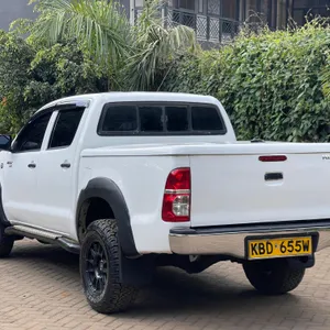 Toyota hillux (double cabin) 2008 in Kiambu Road, Nairobi, Nairobi County — Locally Used — photo 5 of 5