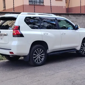 Toyota Harrier 2019 in Nairobi — Locally Used — photo 8 of 10