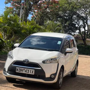 Toyota Sienta 2015 — Locally Used — photo 1 of 6