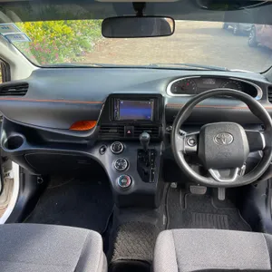 Toyota Sienta 2015 — Locally Used — photo 3 of 6