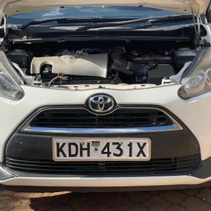 Toyota Sienta 2015 — Locally Used — photo 4 of 6