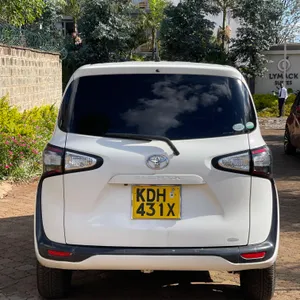 Toyota Sienta 2015 — Locally Used — photo 5 of 6