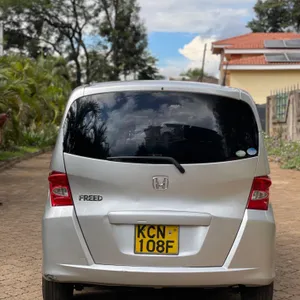 Honda Freed 2010 — Locally Used — photo 2 of 10