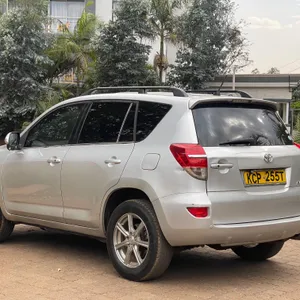 Toyota RAV4 2011 — Locally Used — photo 3 of 10