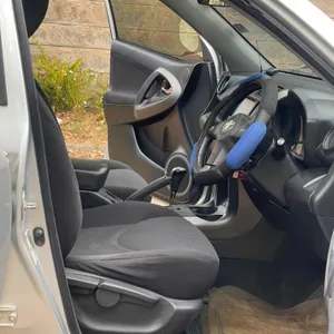 Toyota RAV4 2011 — Locally Used — photo 7 of 10