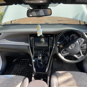 Toyota Harrier 2017 — Locally Used — photo 9 of 10