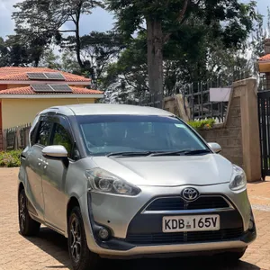 Toyota Sienta 2014 — Locally Used — photo 1 of 10