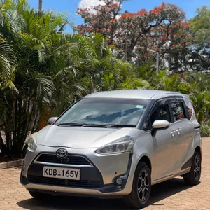 Toyota Sienta 2014 — Locally Used — photo 3 of 10