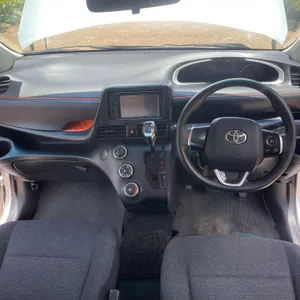 Toyota Sienta 2014 — Locally Used — photo 7 of 10