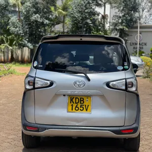 Toyota Sienta 2014 — Locally Used — photo 10 of 10