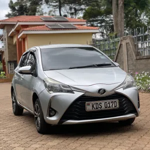 Toyota Vitz 2018 — Locally Used — photo 3 of 10