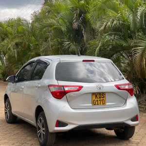 Toyota Vitz 2018 — Locally Used — photo 6 of 10